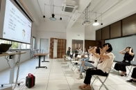 Organizes smoke-free activities to encourage staff to care about the health of their families and friends. Organizes smoke-free activities to encourage staff to care about the health of their families and friends.